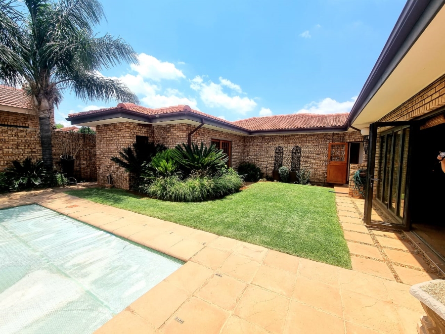 4 Bedroom Property for Sale in Hillcrest Northern Cape